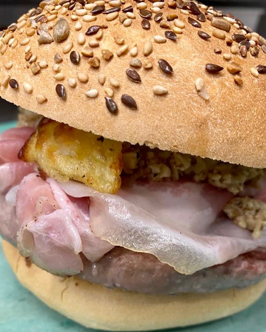 Burger con bun ai semi